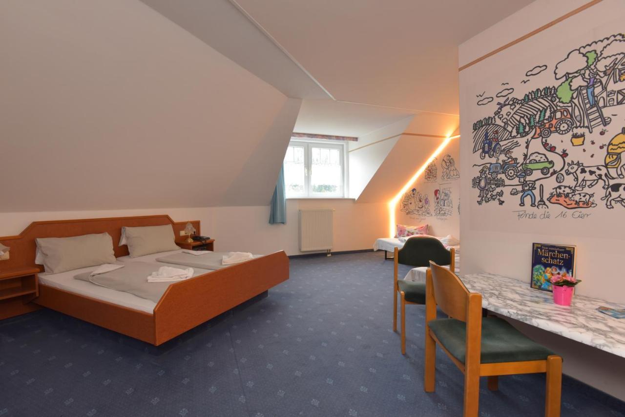 Waldhotel Feldbachtal Neuhaus am Rennweg Esterno foto