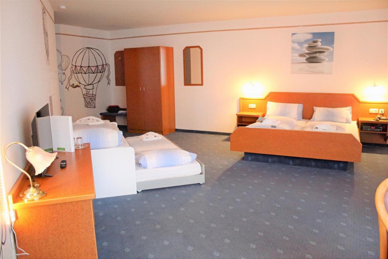 Waldhotel Feldbachtal Neuhaus am Rennweg Esterno foto