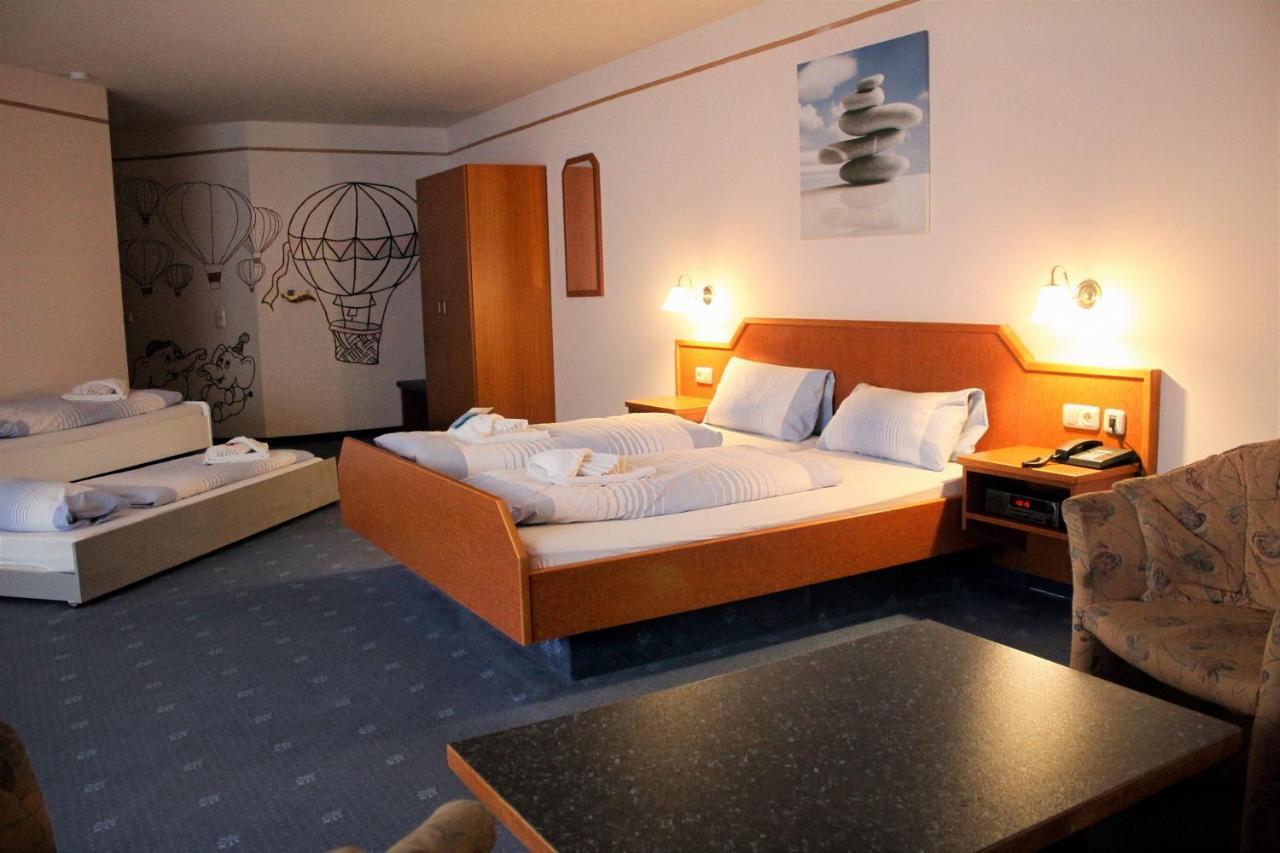 Waldhotel Feldbachtal Neuhaus am Rennweg Esterno foto